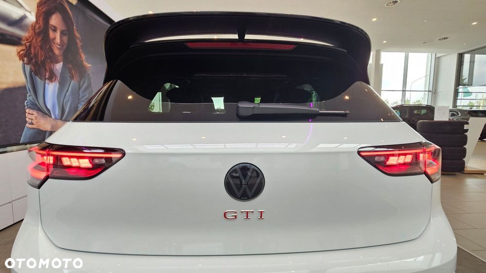 Volkswagen Golf - 10