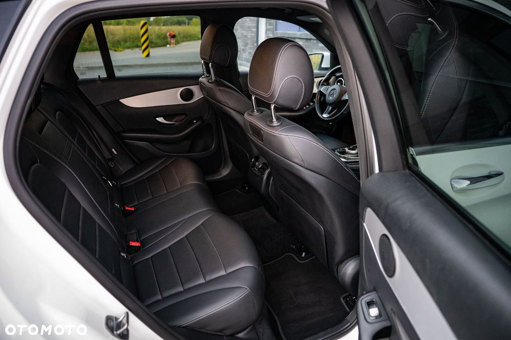 Mercedes-Benz GLC - 21