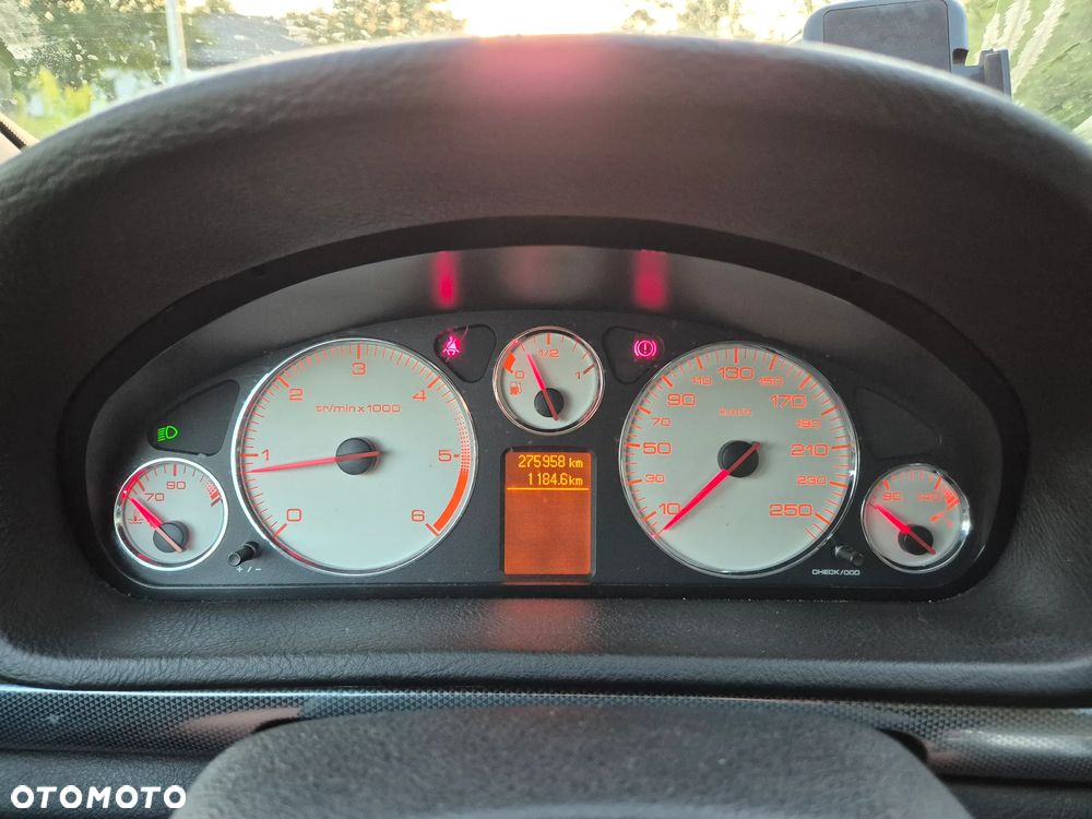 Peugeot 407 2.2 HDI Intense - 11
