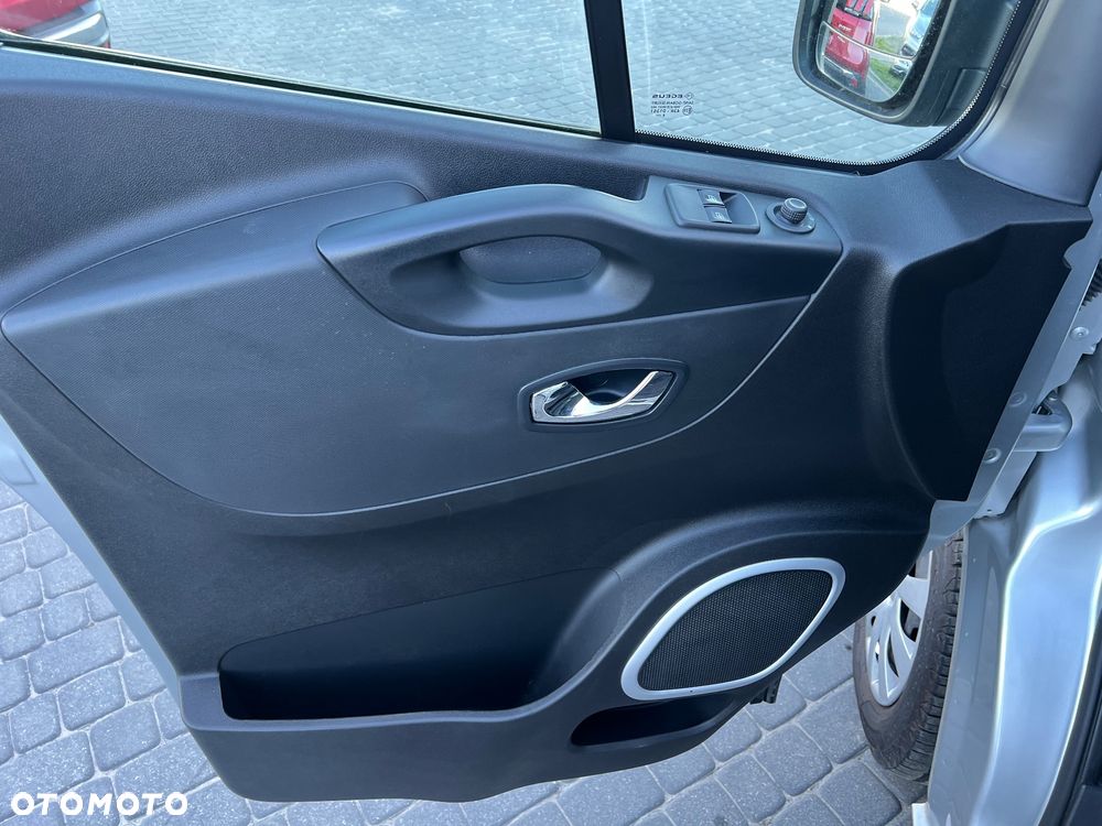 Opel Vivaro - 15
