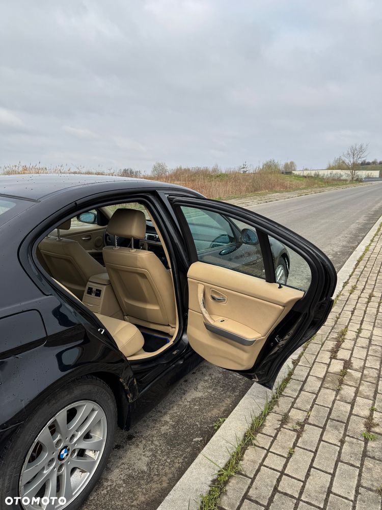 BMW Seria 3 318d - 11