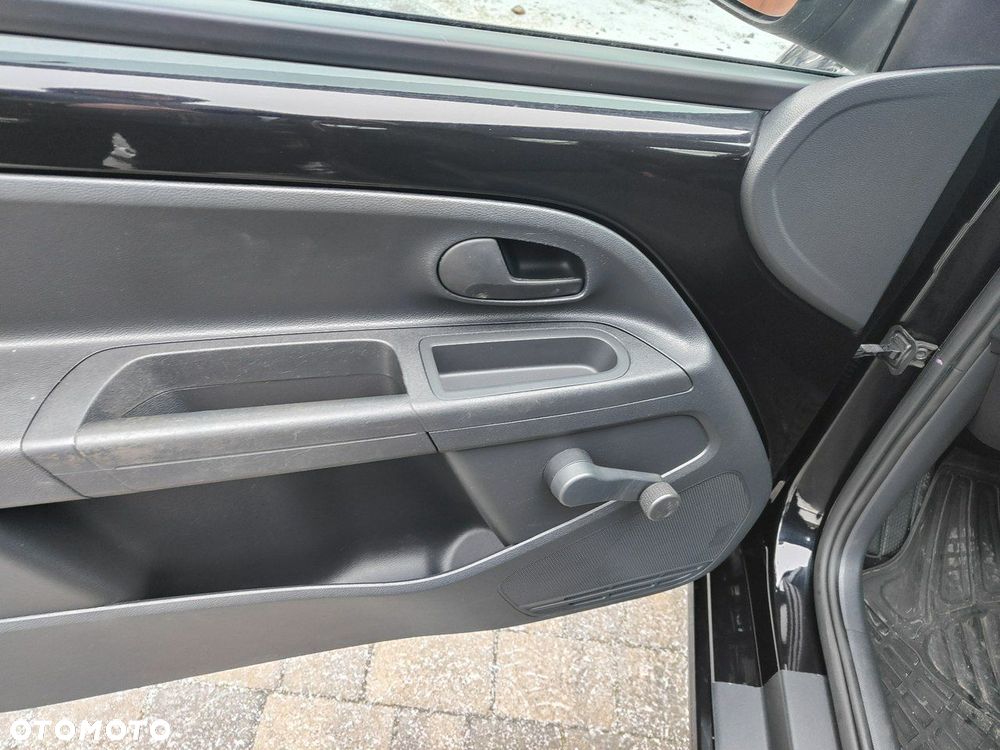 Volkswagen up! Standard - 17