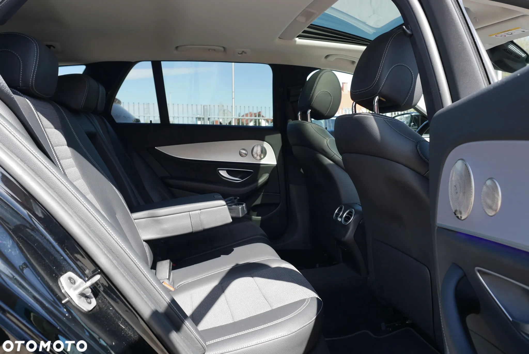 Mercedes-Benz Klasa E 220 d 4Matic T 9G-TRONIC Avantgarde - 10