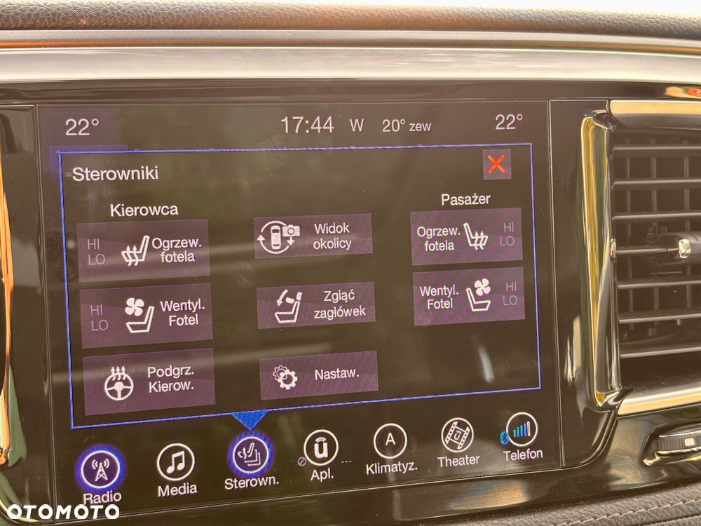 Chrysler Pacifica - 19