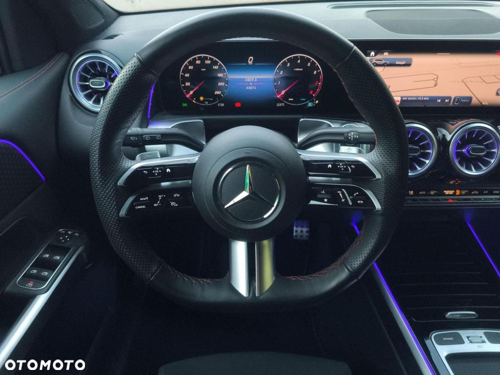 Mercedes-Benz GLB - 16