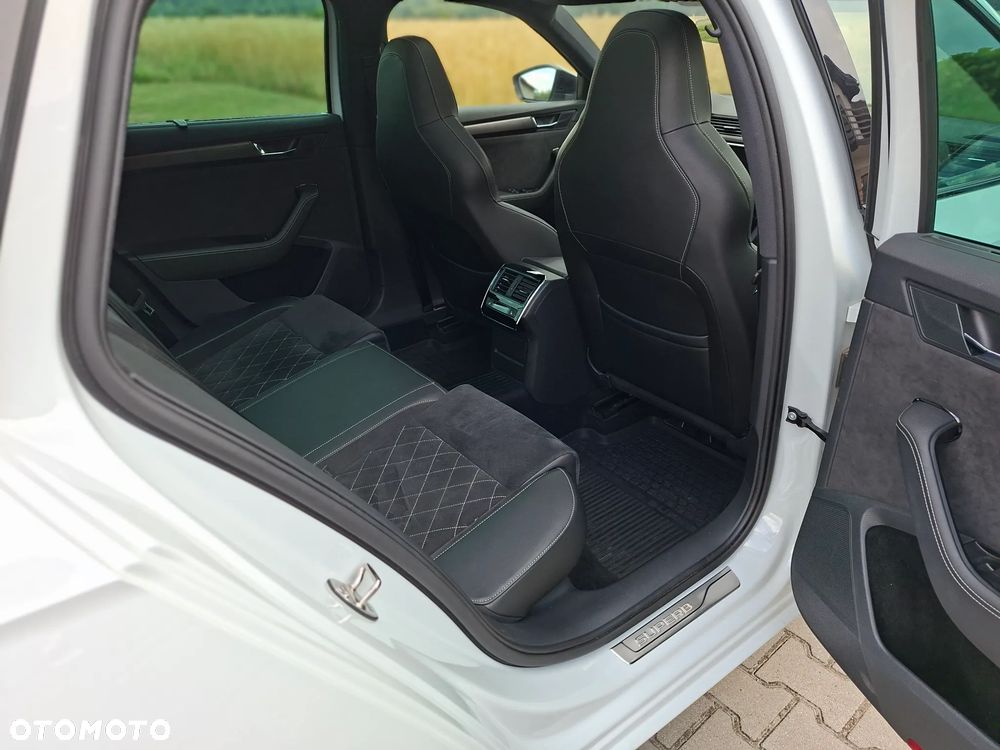 Skoda Superb 2.0 TDI SCR 4x4 Sportline DSG - 13