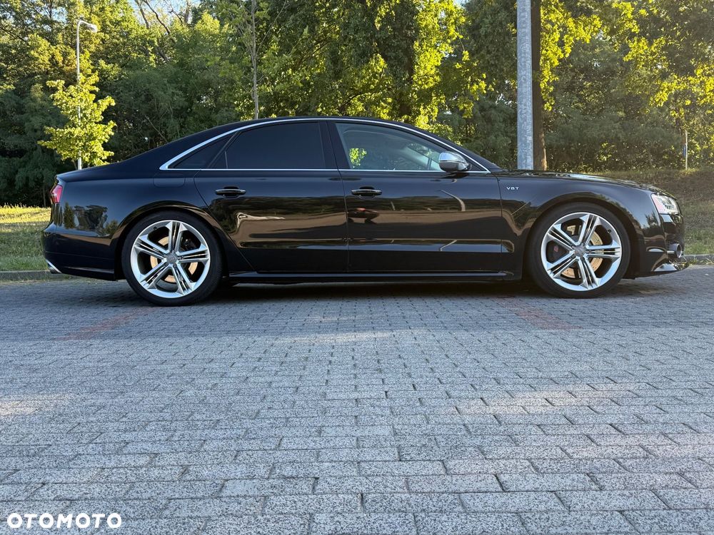 Audi S8 Plus - 10