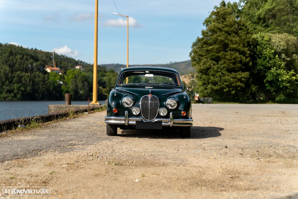 Jaguar MK II - 12