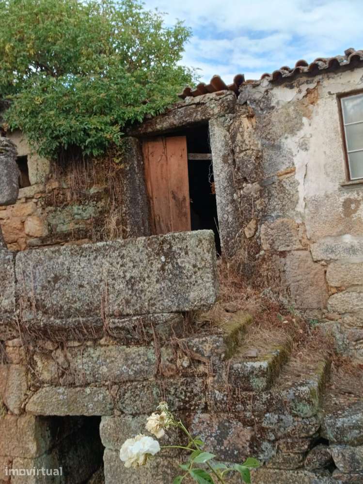 Duas Moradias Antigas de granito para Recuperar | 150 m² de Construção - Grande imagem: 5/9