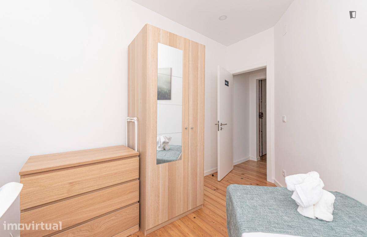 Quarto - localizado em Alcântara Lisbon - Grande imagem: 5/17