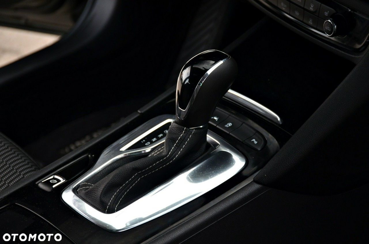 Opel Insignia - 30