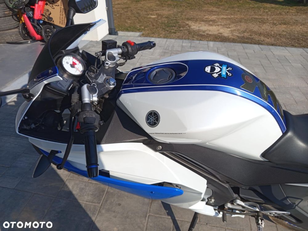 Yamaha YZF - 6