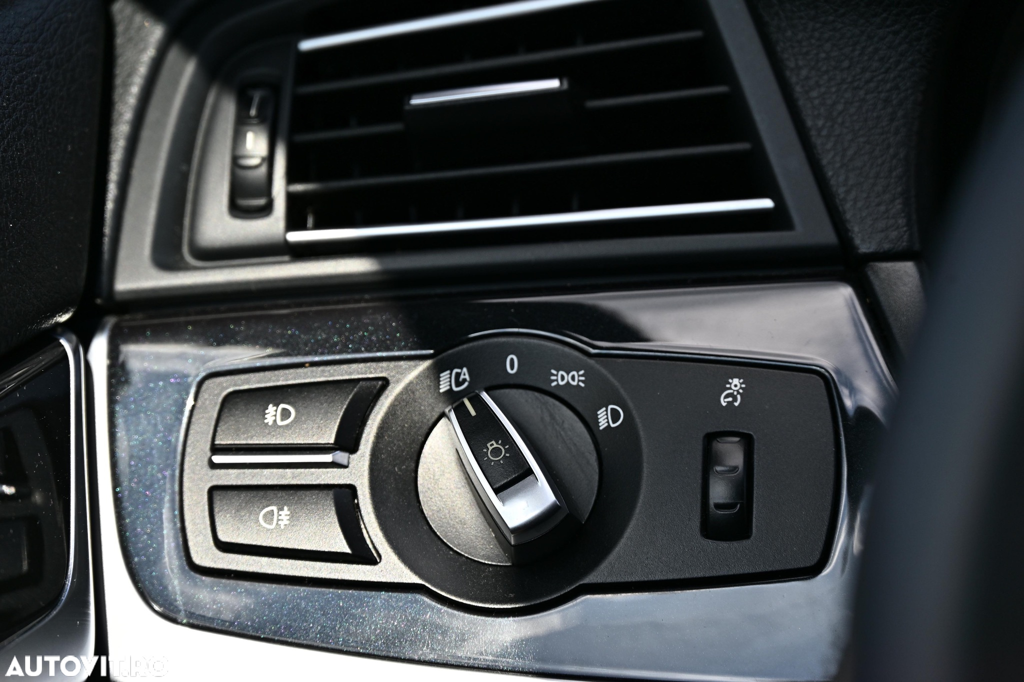 BMW Seria 5 520d - 25