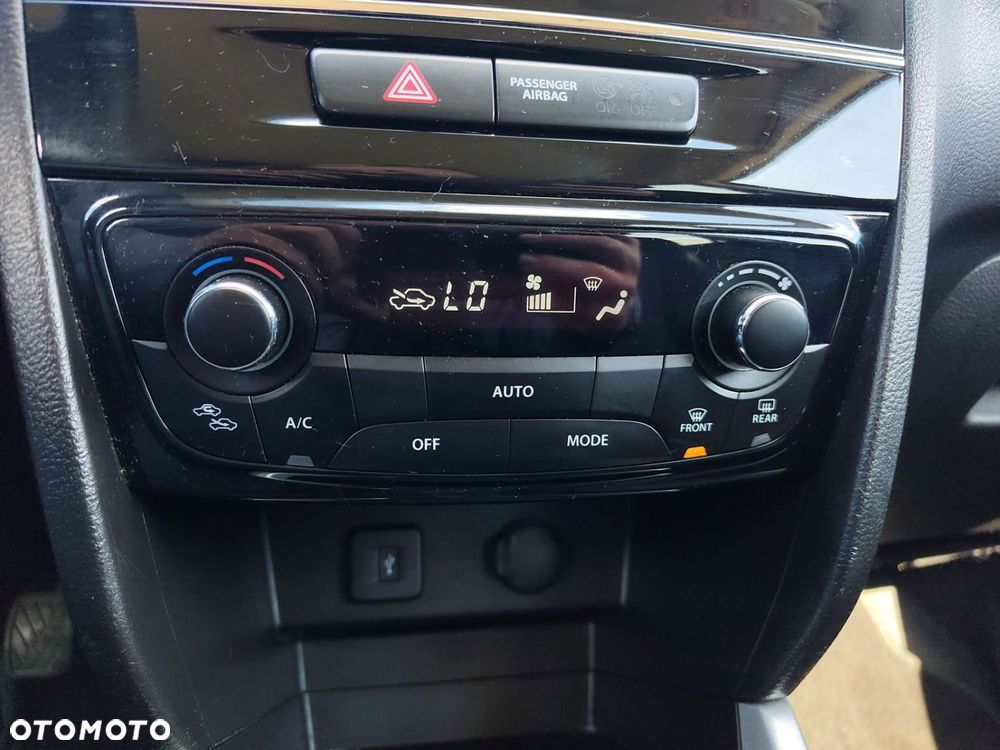 Suzuki Vitara 1.6 Premium 2WD - 24