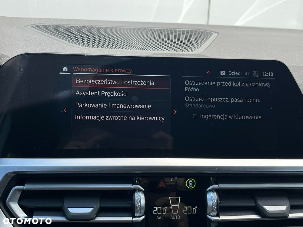 BMW Seria 3 330e xDrive M Sport - 32