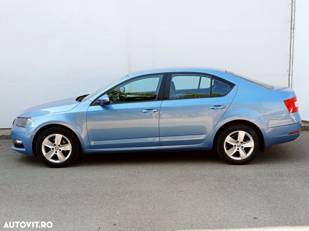 Skoda Octavia 1.6 TDI DSG Ambition - 3