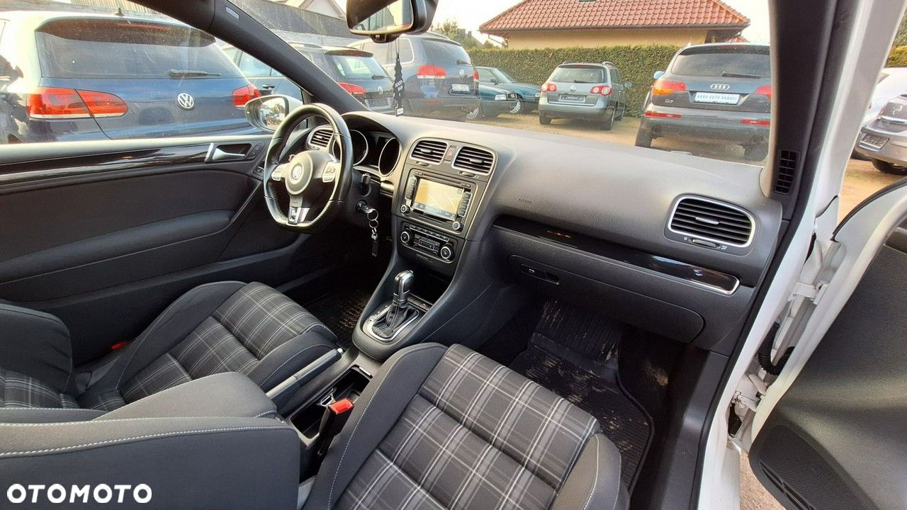 Volkswagen Golf - 24