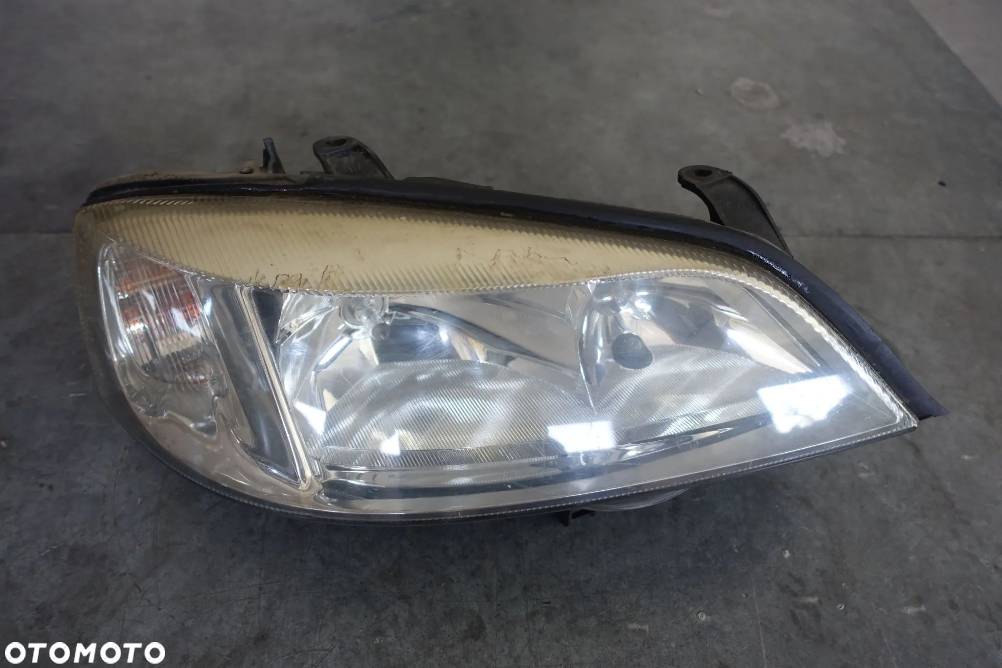 LAMPA PRAWY PRZÓD ASTRA G II - 1