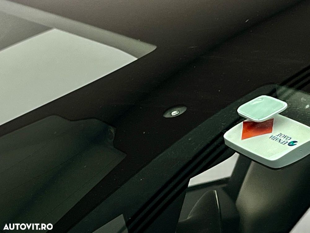 Tesla Model Y Long Range RWD - 33