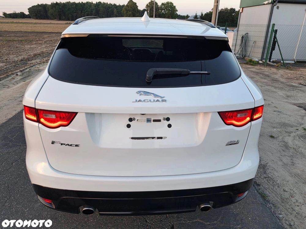 Jaguar F-Pace - 10