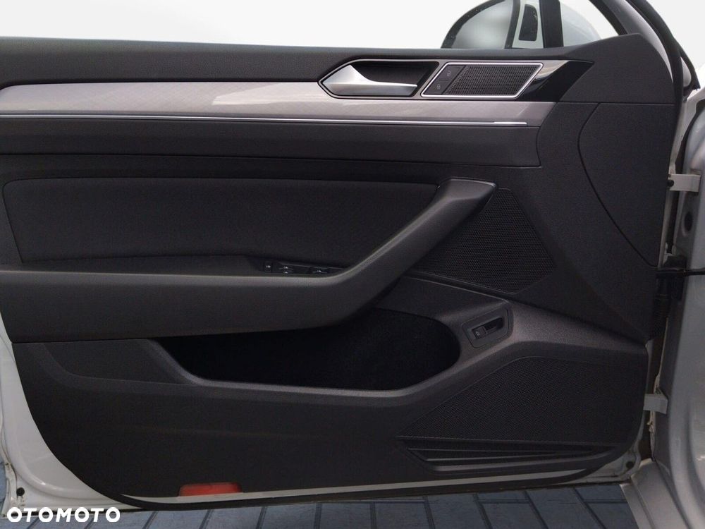 Volkswagen Passat - 35