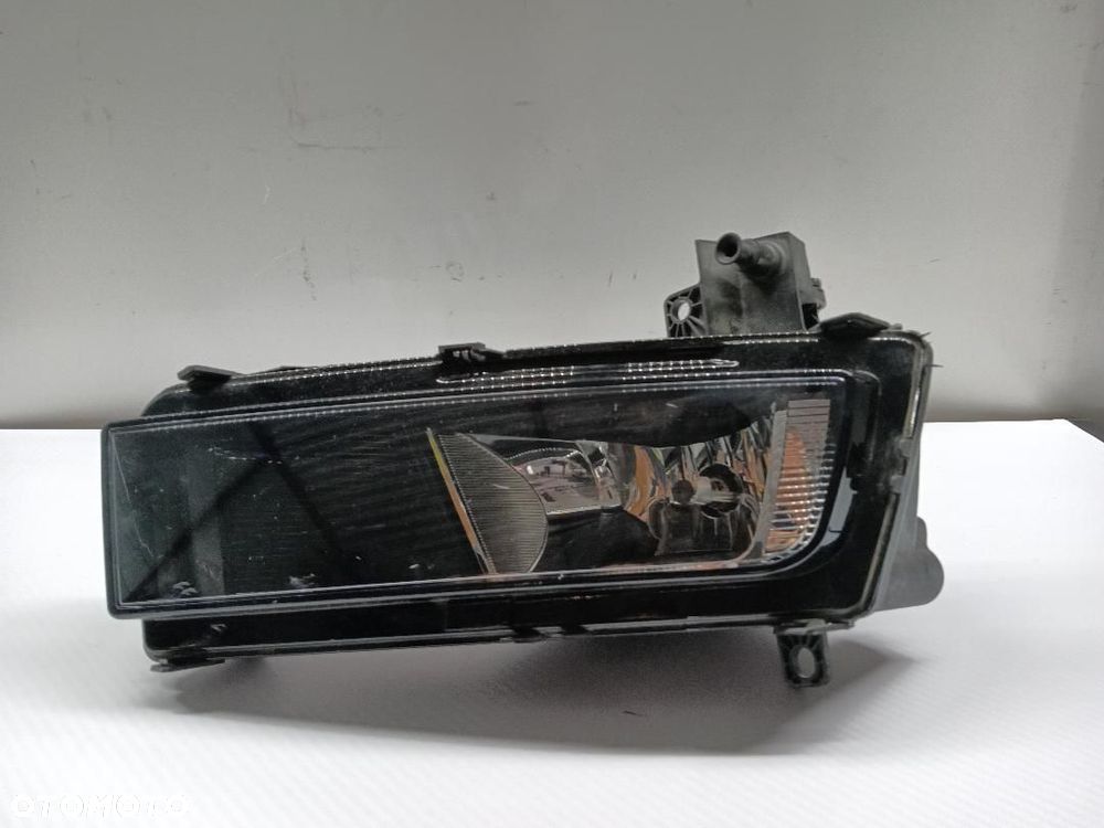 HALOGEN PRZECIWMGŁOWE PRAWY VW TOURAN II 5TA941662