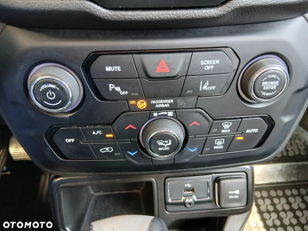 Jeep Renegade 1.5 T4 mHEV Longitude FWD S&S DCT - 18
