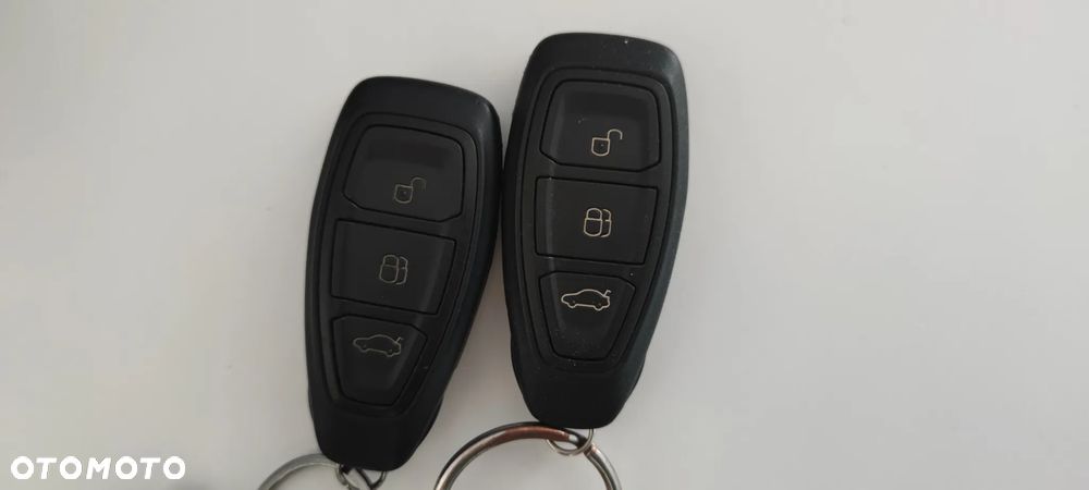 Ford Focus 1.6 EcoBoost Titanium - 20