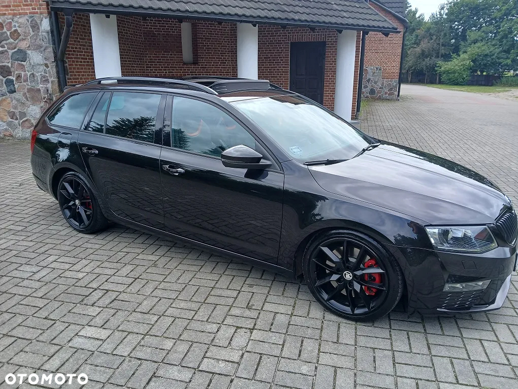 Skoda Octavia Combi 2.0 TDI DSG RS - 28