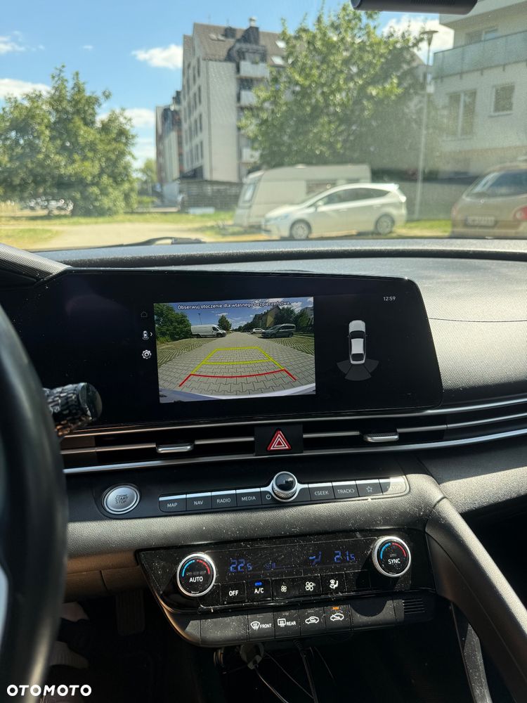 Hyundai Elantra - 9