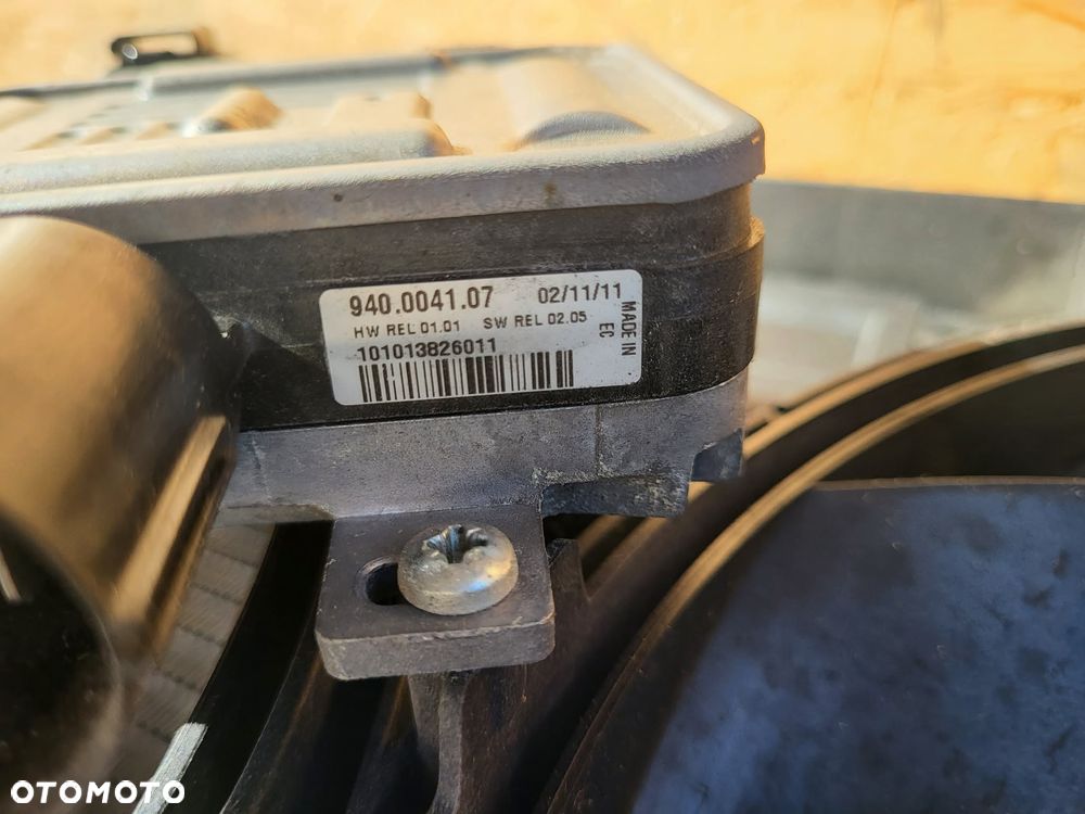 ASTON MARTIN VANTAGE 4.7 III 2011 CHŁODNICA - 10