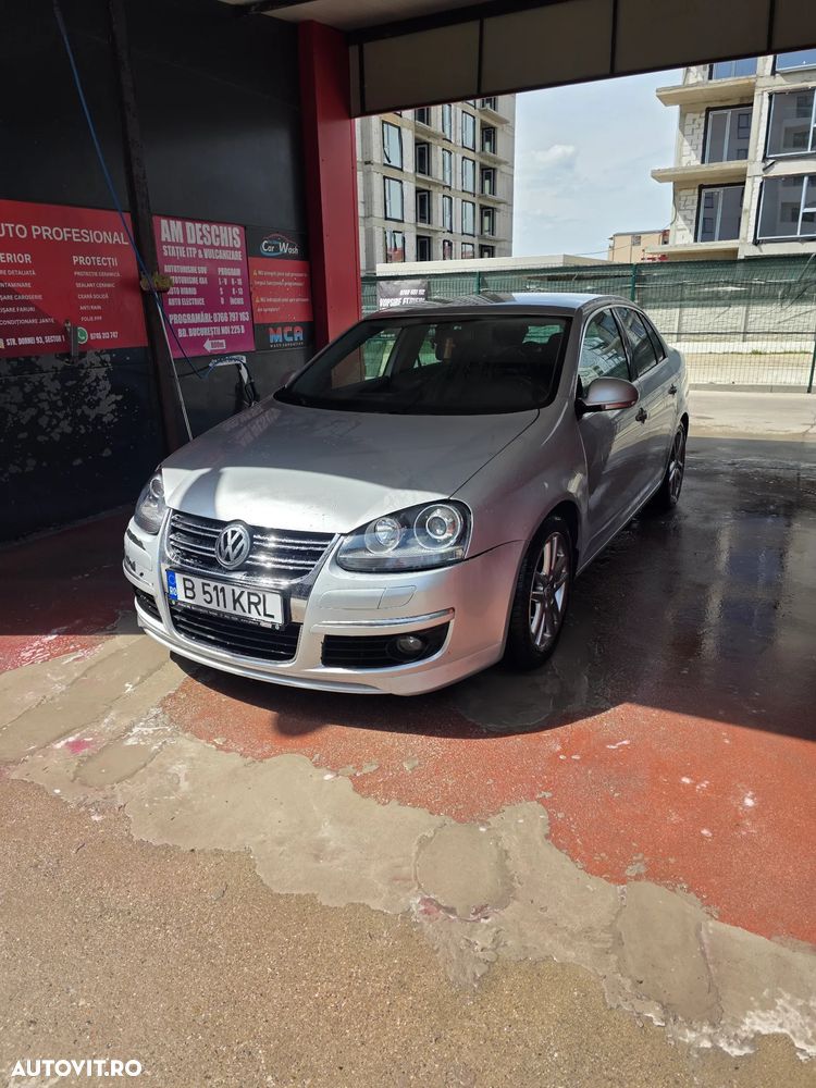 Volkswagen Jetta - 4