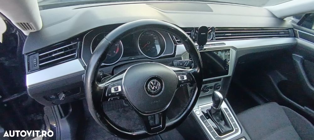 Volkswagen Passat 1.6 TDI SCR DSG Trendline - 8