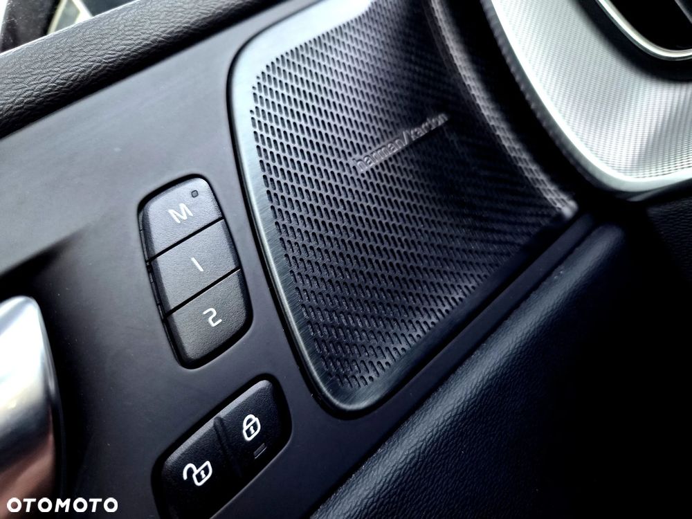 Volvo XC 60 B4 D Plus Dark - 18