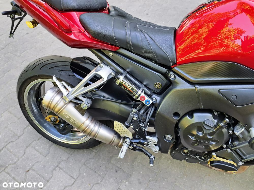Yamaha FZ - 11