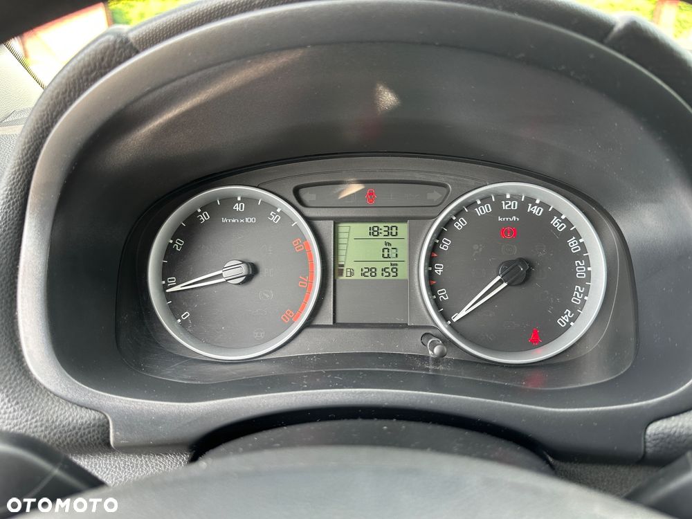 Skoda Fabia 1.4 16V Ambiente - 23
