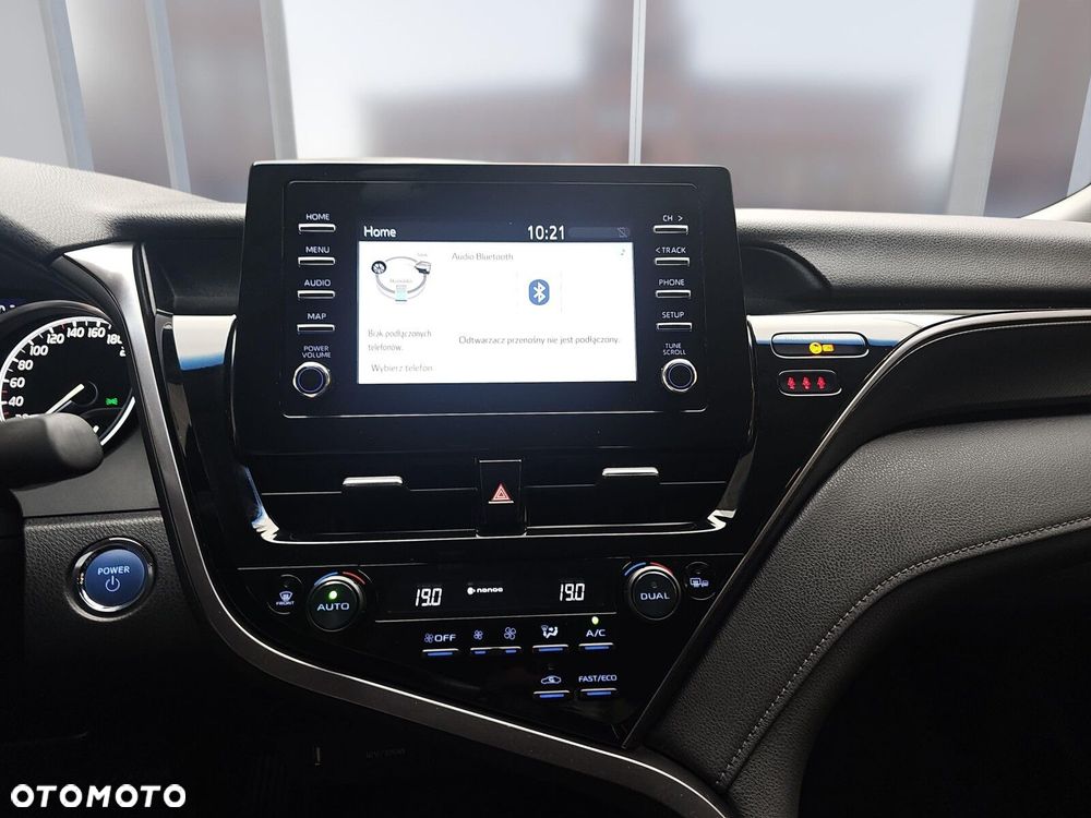 Toyota Camry 2.5 Hybrid Comfort CVT - 18