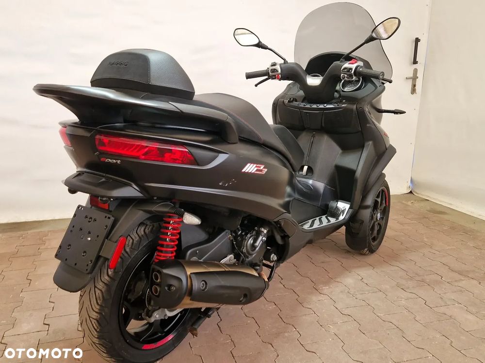 Piaggio MP-3 - 5