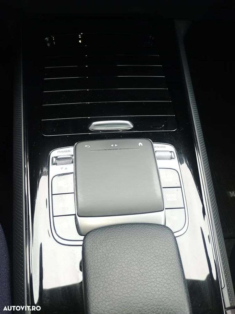 Mercedes-Benz B - 12