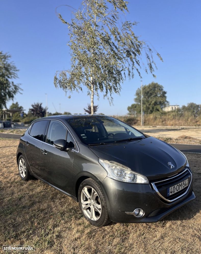 Peugeot 208 2014 photo 2