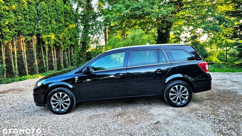 Opel Astra 1.6 NAVI - 26