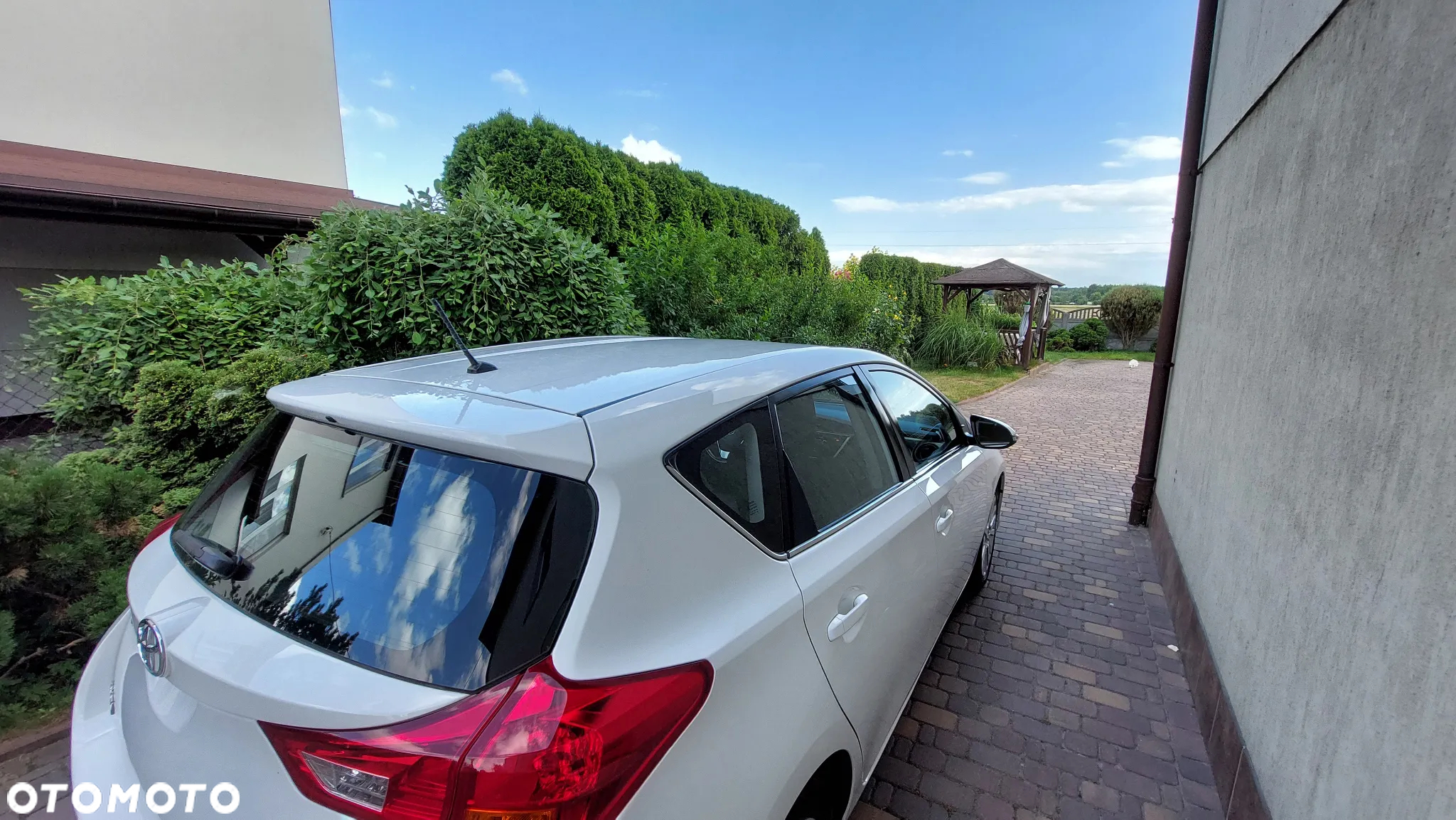 Toyota Auris 1.6 Premium MS - 8