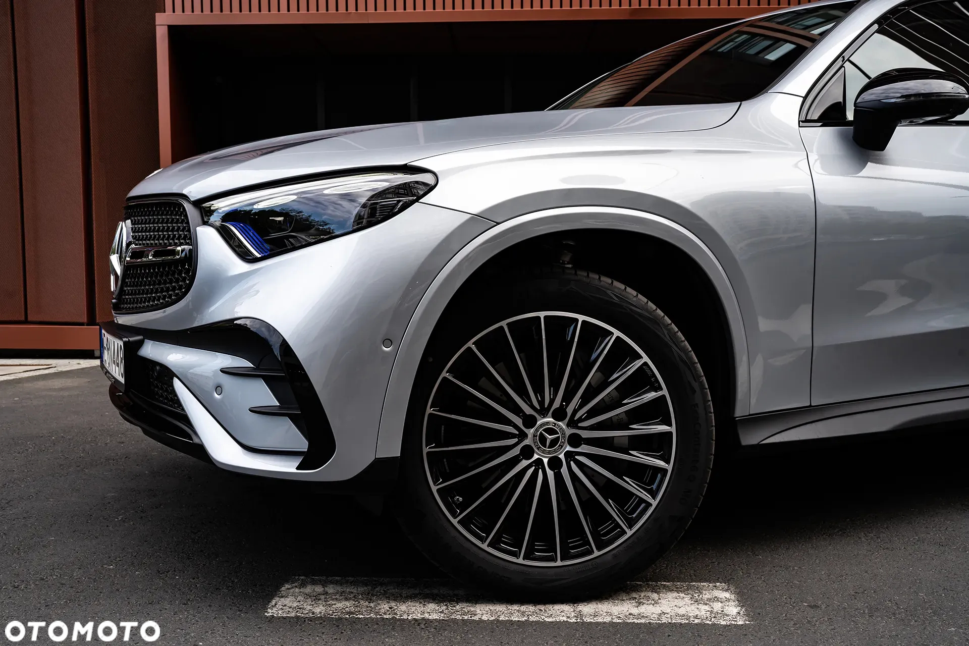 Mercedes-Benz GLC 300 e 4-Matic AMG Line - 17