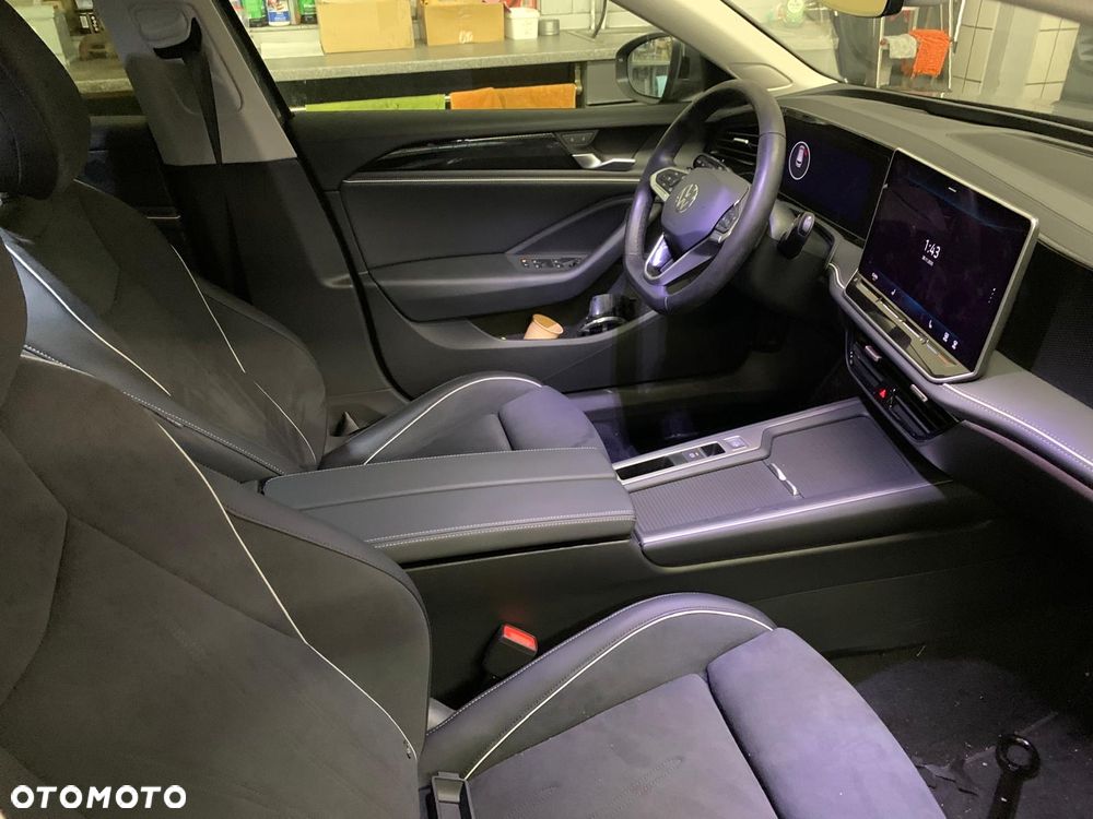 Volkswagen Passat 2.0 TDI EVO Elegance DSG - 5