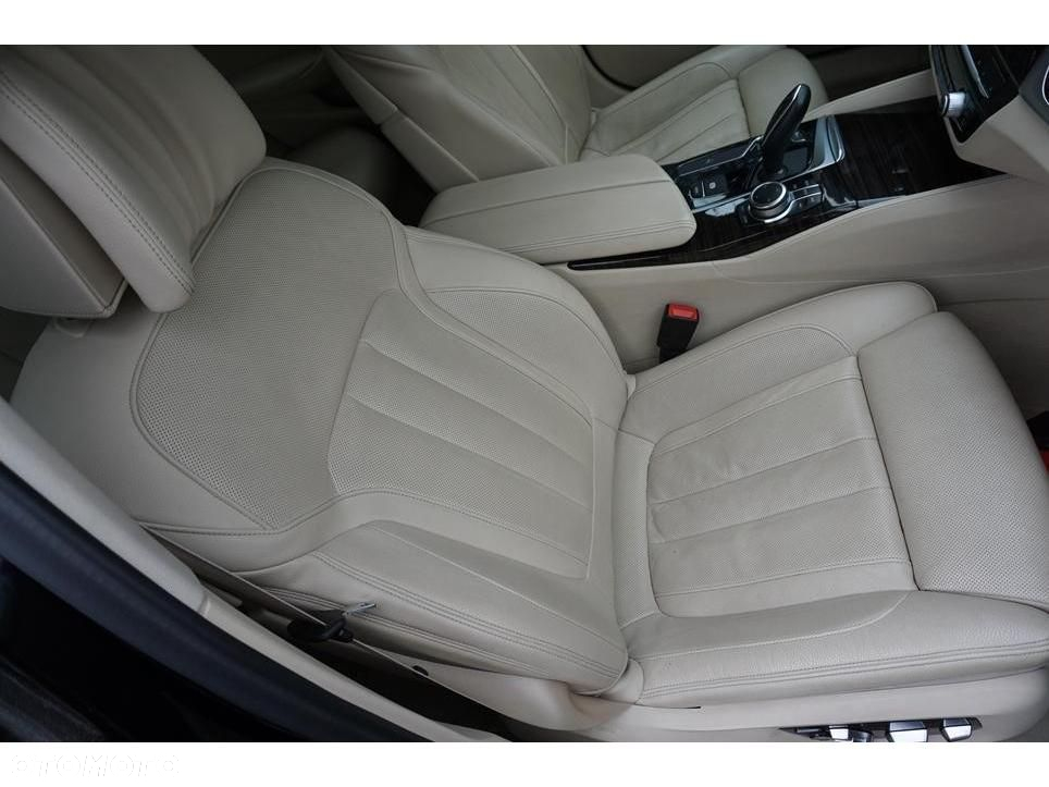 BMW Seria 5 - 25