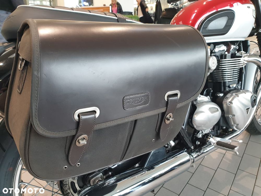 Triumph Bonneville - 30