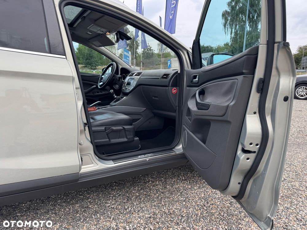 Ford Kuga 2.0 TDCi 4x4 Titanium - 27