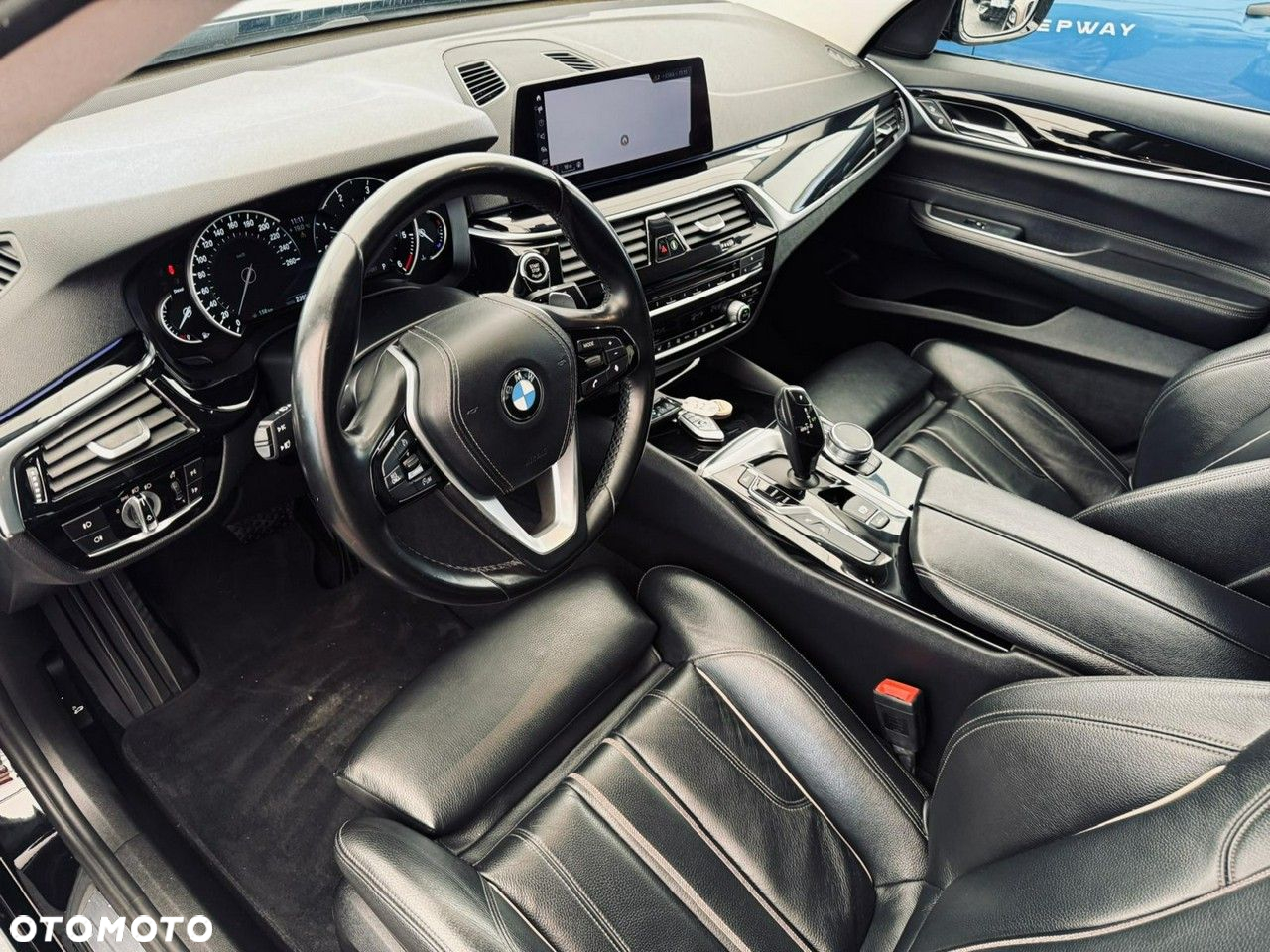 BMW 6GT - 24