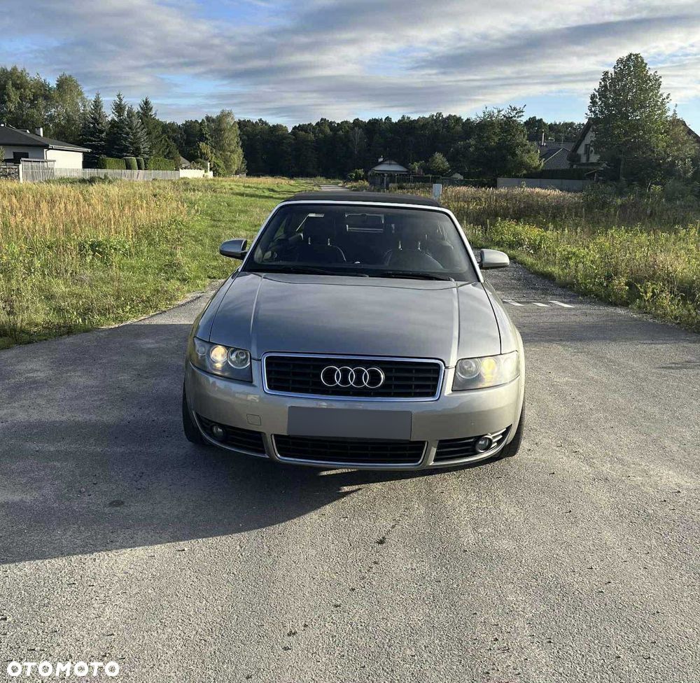 Audi A4 2.4 - 12