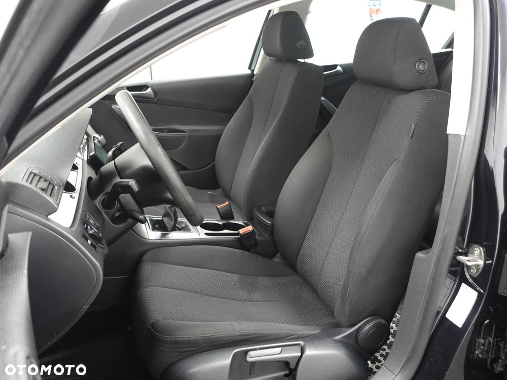 Volkswagen Passat - 20